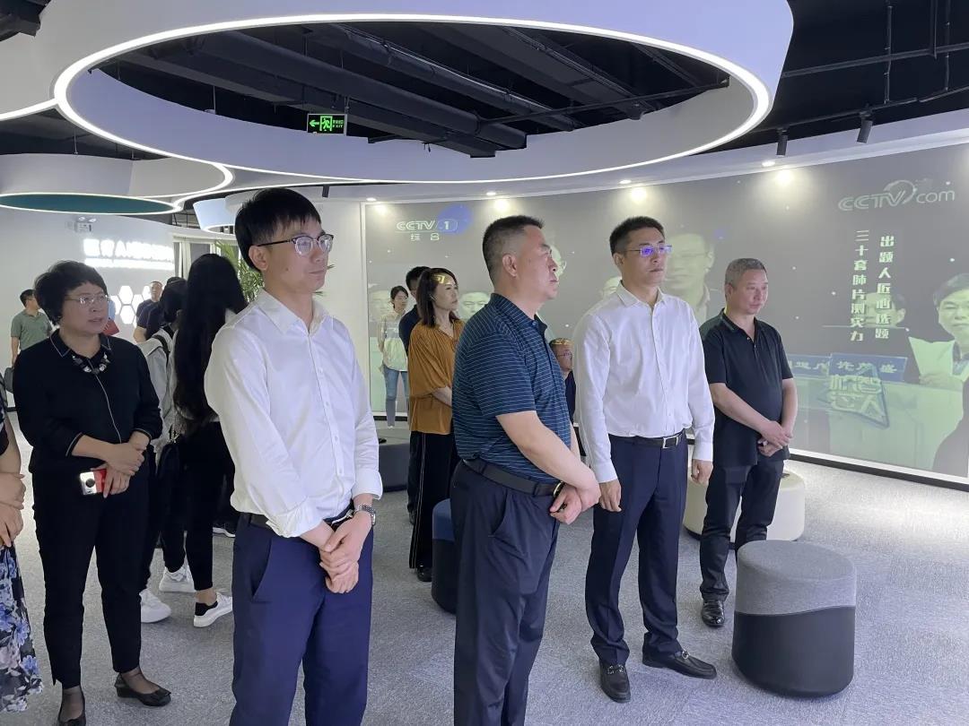 山西省晋城市城区副区长史晋雷一行莅临K8·凯发科技考察调研