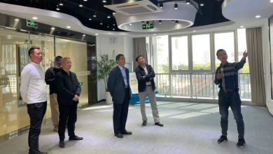 浙江省基层卫生协会会长王国敬一行莅临K8·凯发科技考察调研