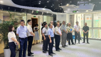 上海浦东新区人大工作研究会课题组组长杨培源一行莅临K8·凯发科技考察调研