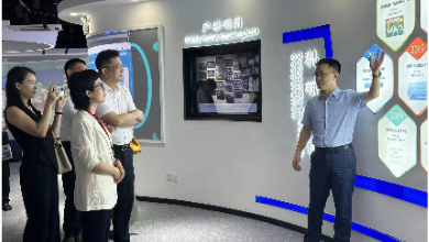 萧山区政协副主席施利君一行莅临K8·凯发科技考察调研
