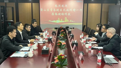 萧山区委常委、常务副区长施科琦一行莅临K8·凯发科技考察调研